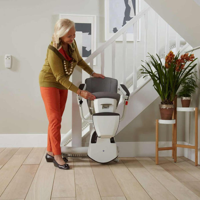 FLOW 2 STAIRLIFT DEVON AND CORNWALL-700 FLOW 2 STAIRLIFT DEVON AND CORNWALL-700